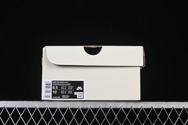 All categories Nk SB Dunk series Nk SB Dunk Low low-top sneakers Nike SB Dunk Low "Nardwuar" joint model Scottish plaid low-top casual skateboard shoes II1493-600